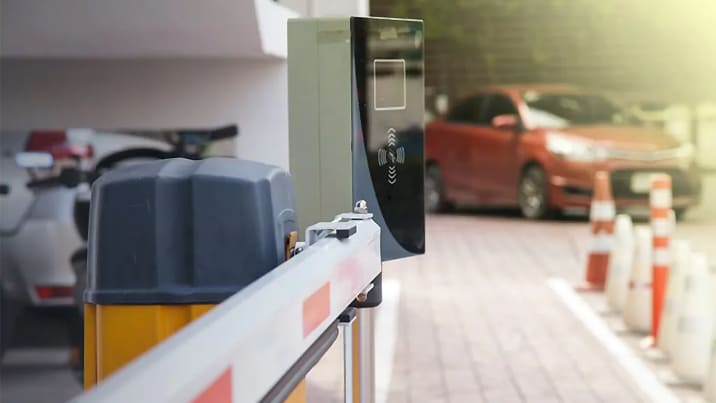 control de accesos en parkings privados